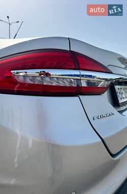 Седан Ford Fusion 2017 в 
