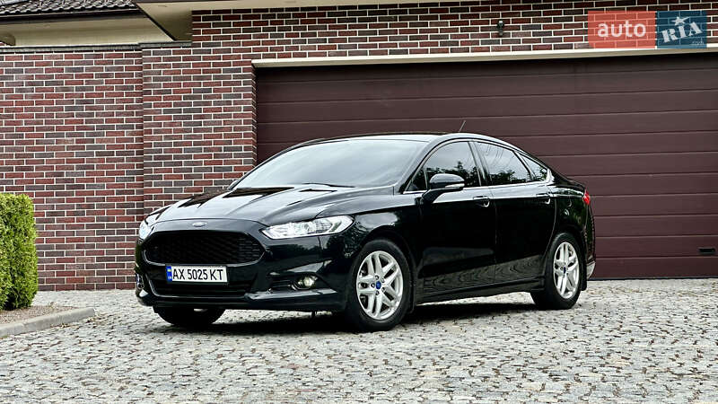 Седан Ford Fusion 2013 в 