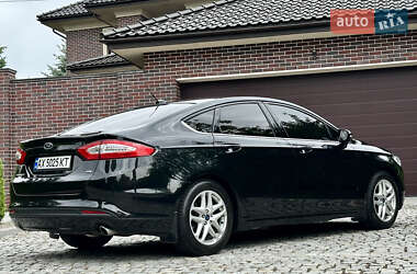 Седан Ford Fusion 2013 в 