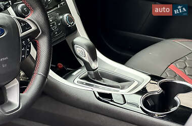 Седан Ford Fusion 2013 в 