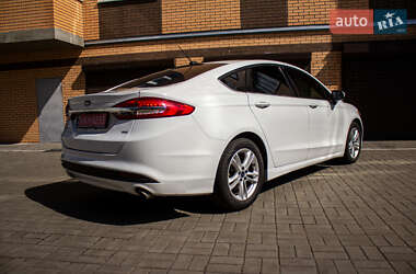 Седан Ford Fusion 2018 в 