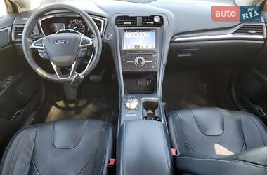 Седан Ford Fusion 2019 в 