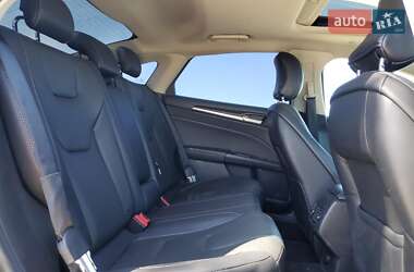 Седан Ford Fusion 2019 в 