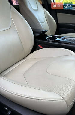 Седан Ford Fusion 2015 в 
