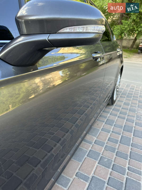 Седан Ford Fusion 2015 в Новомосковську
