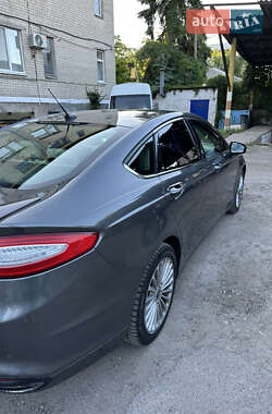 Седан Ford Fusion 2015 в 