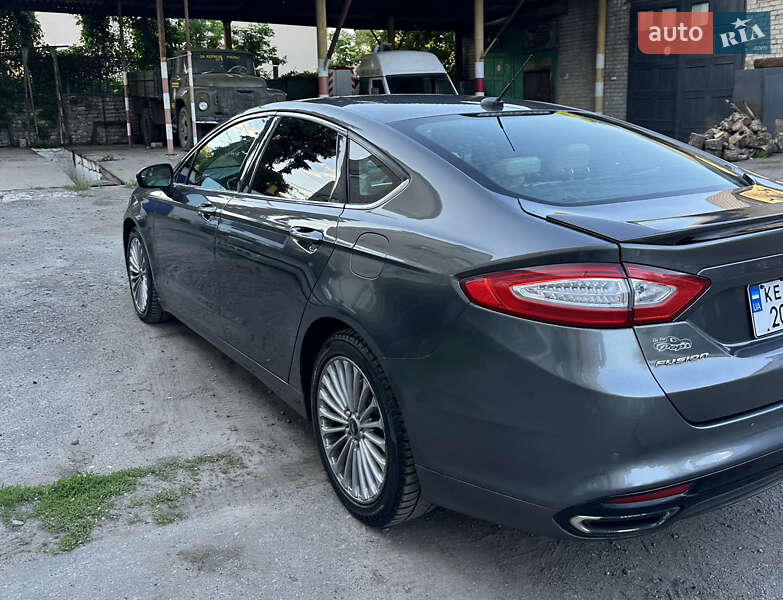 Седан Ford Fusion 2015 в Новомосковську