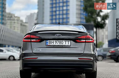 Седан Ford Fusion 2019 в 