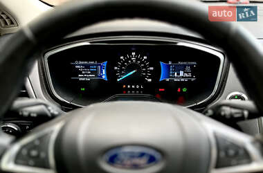 Седан Ford Fusion 2019 в 