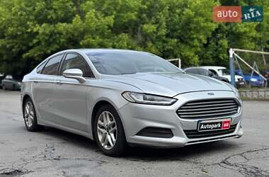 Седан Ford Fusion 2015 в 
