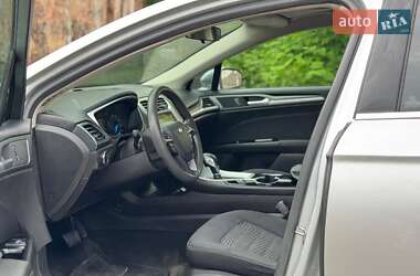 Седан Ford Fusion 2015 в 