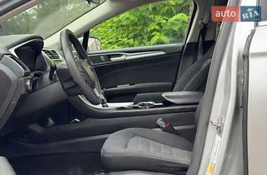 Седан Ford Fusion 2015 в 