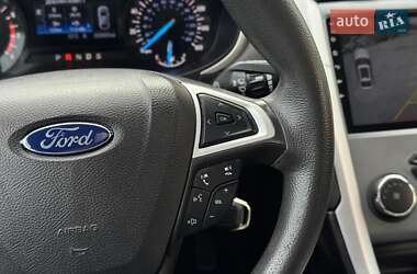 Седан Ford Fusion 2015 в 