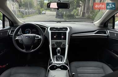 Седан Ford Fusion 2015 в 