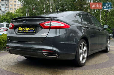 Седан Ford Fusion 2016 в 