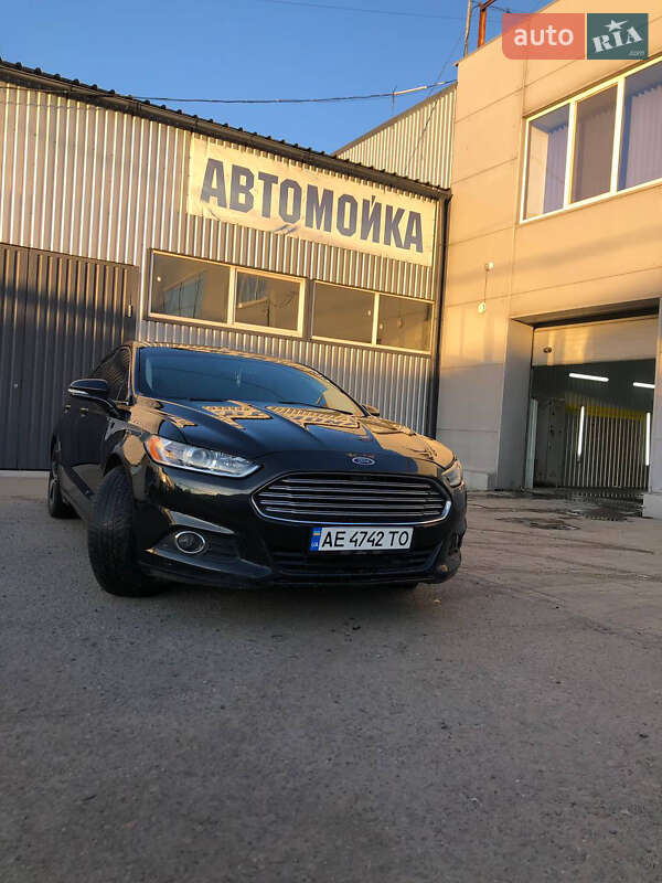 Седан Ford Fusion 2013 в 