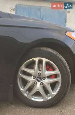 Седан Ford Fusion 2014 в 