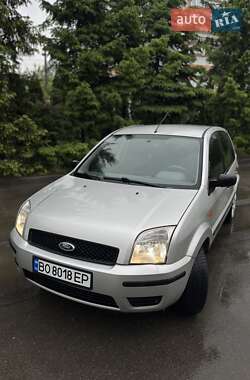 Хэтчбек Ford Fusion 2004 в 