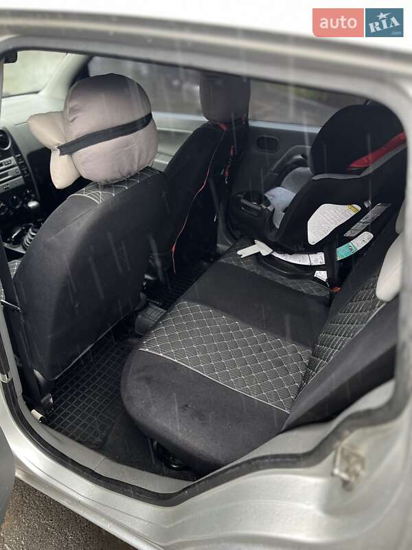 Хэтчбек Ford Fusion 2004 в Тернополе