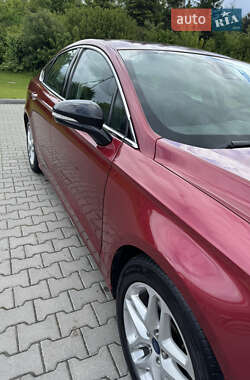Седан Ford Fusion 2013 в 
