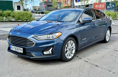 Седан Ford Fusion 2019 в Киеве
