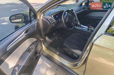 Седан Ford Fusion 2013 в 