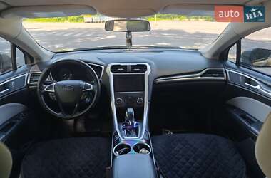 Седан Ford Fusion 2013 в 