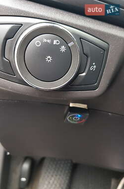Седан Ford Fusion 2015 в 