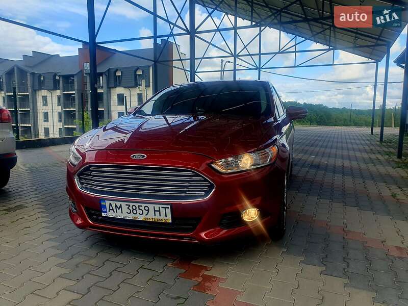 Седан Ford Fusion 2012 в 