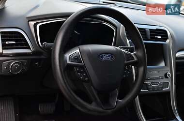 Седан Ford Fusion 2019 в 