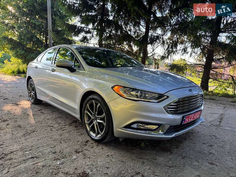 Седан Ford Fusion 2016 в Львове