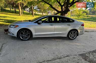 Седан Ford Fusion 2016 в 