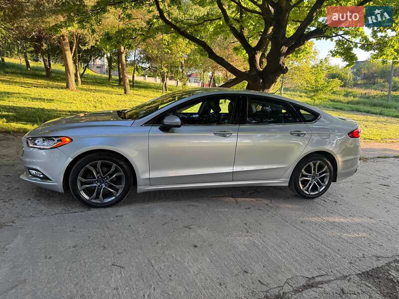 Седан Ford Fusion 2016 в Львове