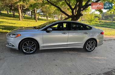 Седан Ford Fusion 2016 в 