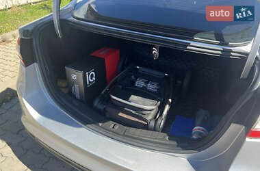 Седан Ford Fusion 2013 в 