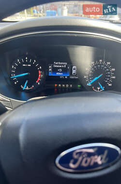 Седан Ford Fusion 2013 в 