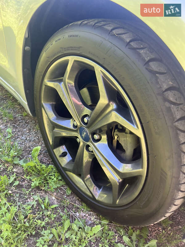 Седан Ford Fusion 2013 в Мукачевому