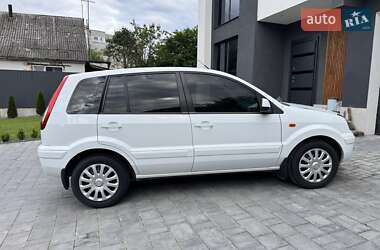 Хэтчбек Ford Fusion 2012 в 