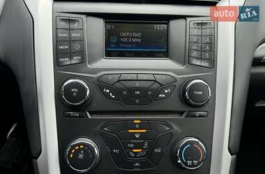 Седан Ford Fusion 2015 в 