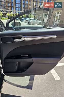 Седан Ford Fusion 2014 в 