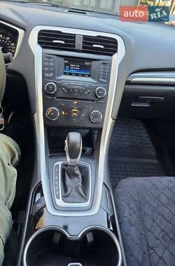 Седан Ford Fusion 2014 в 