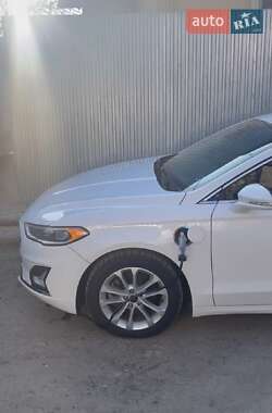 Седан Ford Fusion 2020 в 