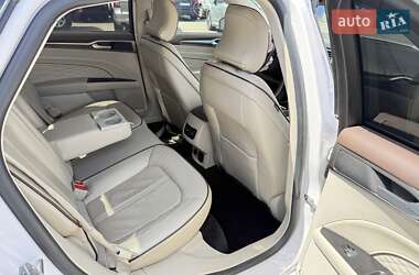 Седан Ford Fusion 2017 в 