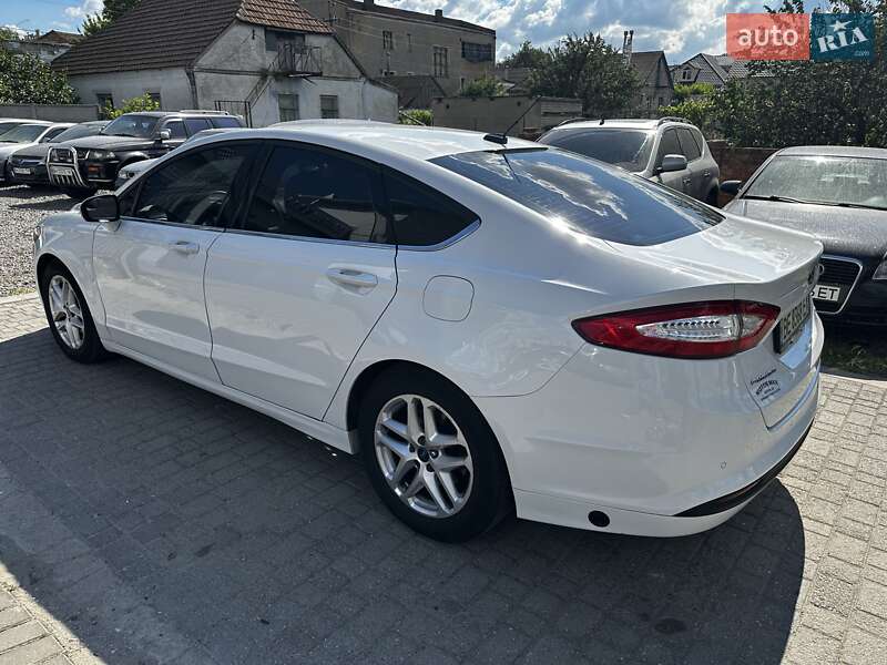 Седан Ford Fusion 2015 в Николаеве