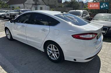 Седан Ford Fusion 2015 в 