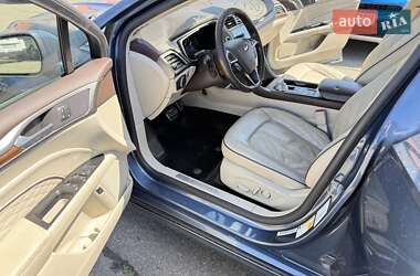 Седан Ford Fusion 2018 в 