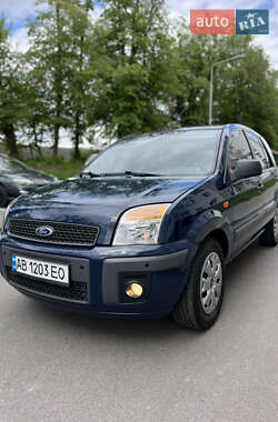 Хэтчбек Ford Fusion 2010 в 