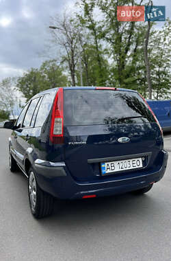 Хэтчбек Ford Fusion 2010 в 