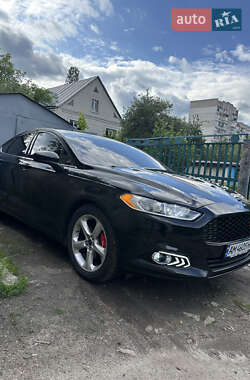 Седан Ford Fusion 2014 в 