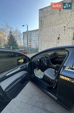 Седан Ford Fusion 2014 в 